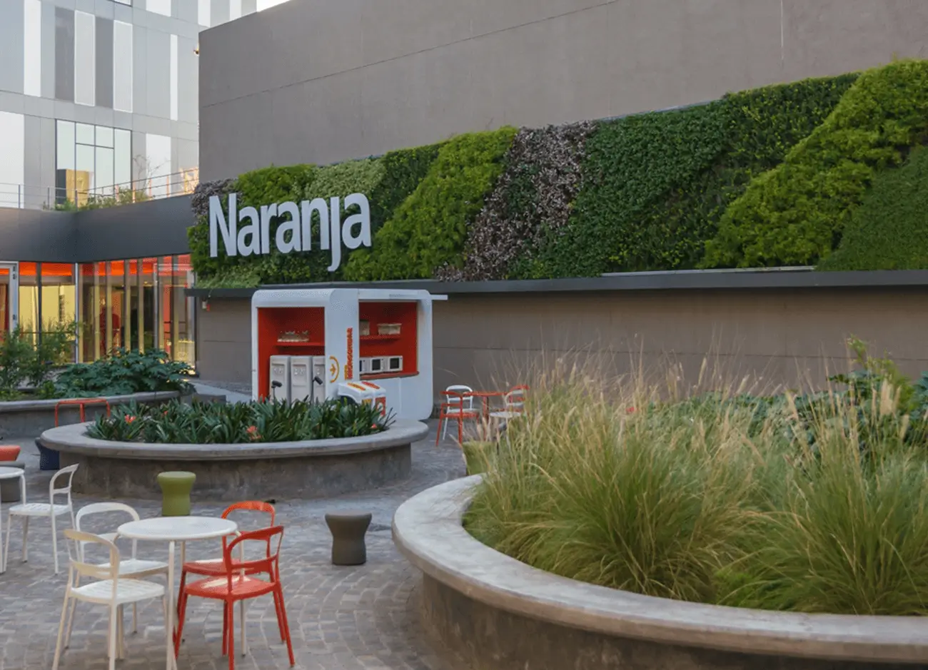 Jardín Vertical - Casa naranja - Masdar Jardines